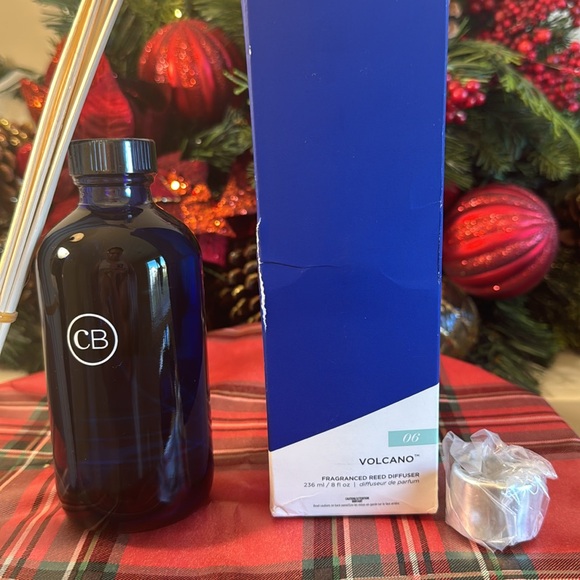 Capri Blue Volcano Reed Diffuser Set - Includes Reed Diffuser (8 fl oz) - Picture 6 of 11